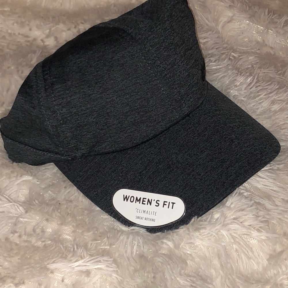 Adidas Women’s ClimaLite Adjustable Hat NWT